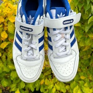 Adidas Men’s Forum 84 low top shoes in blue